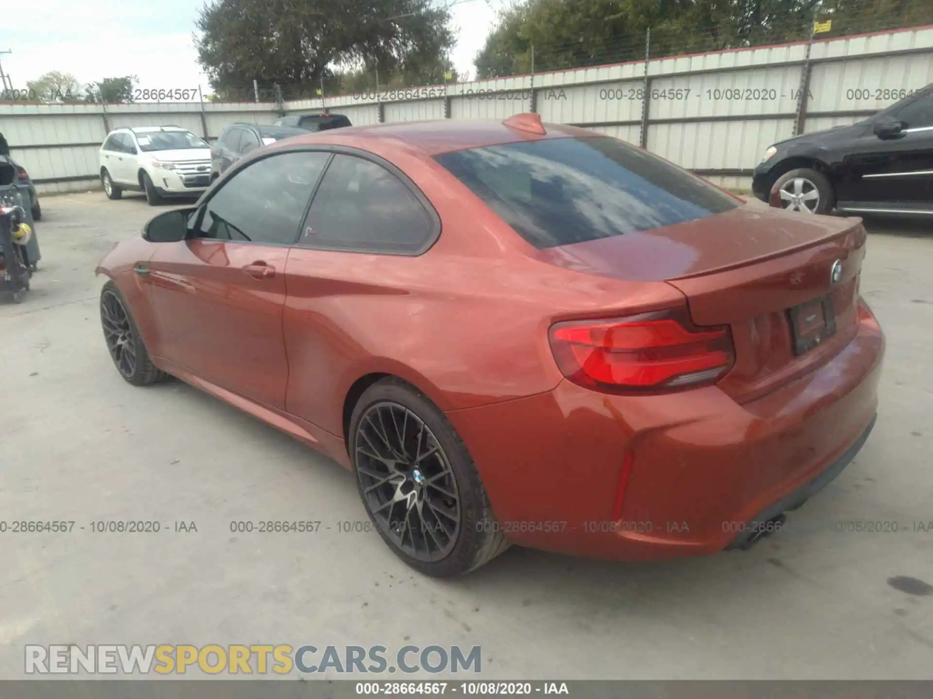 3 Photograph of a damaged car WBS2U7C58KVB09336 BMW M2 2019