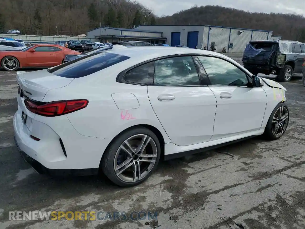 3 Photograph of a damaged car WBA13AL00L7F42644 BMW M2 2020