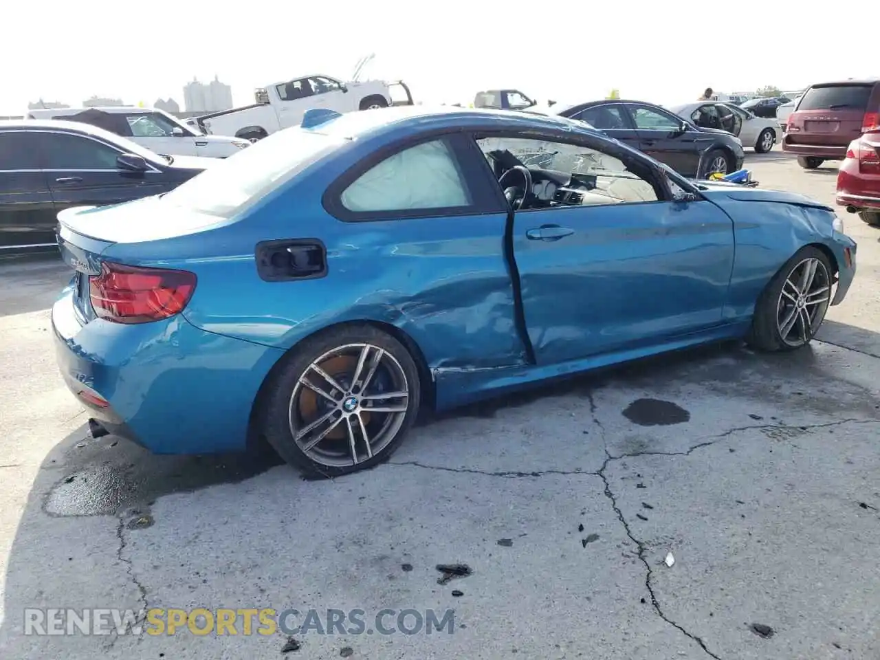3 Photograph of a damaged car WBA2J5C02L7E31725 BMW M2 2020