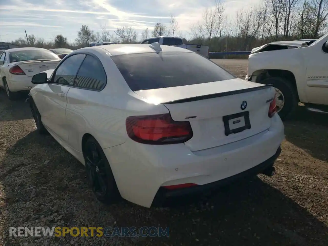 3 Photograph of a damaged car WBA2J7C04L7E45587 BMW M2 2020