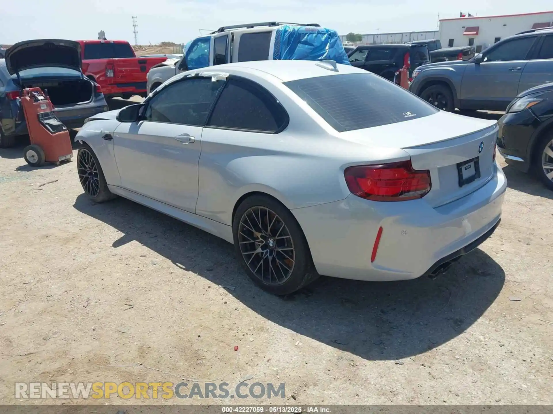 3 Photograph of a damaged car WBS2U7C02L7D97896 BMW M2 2020