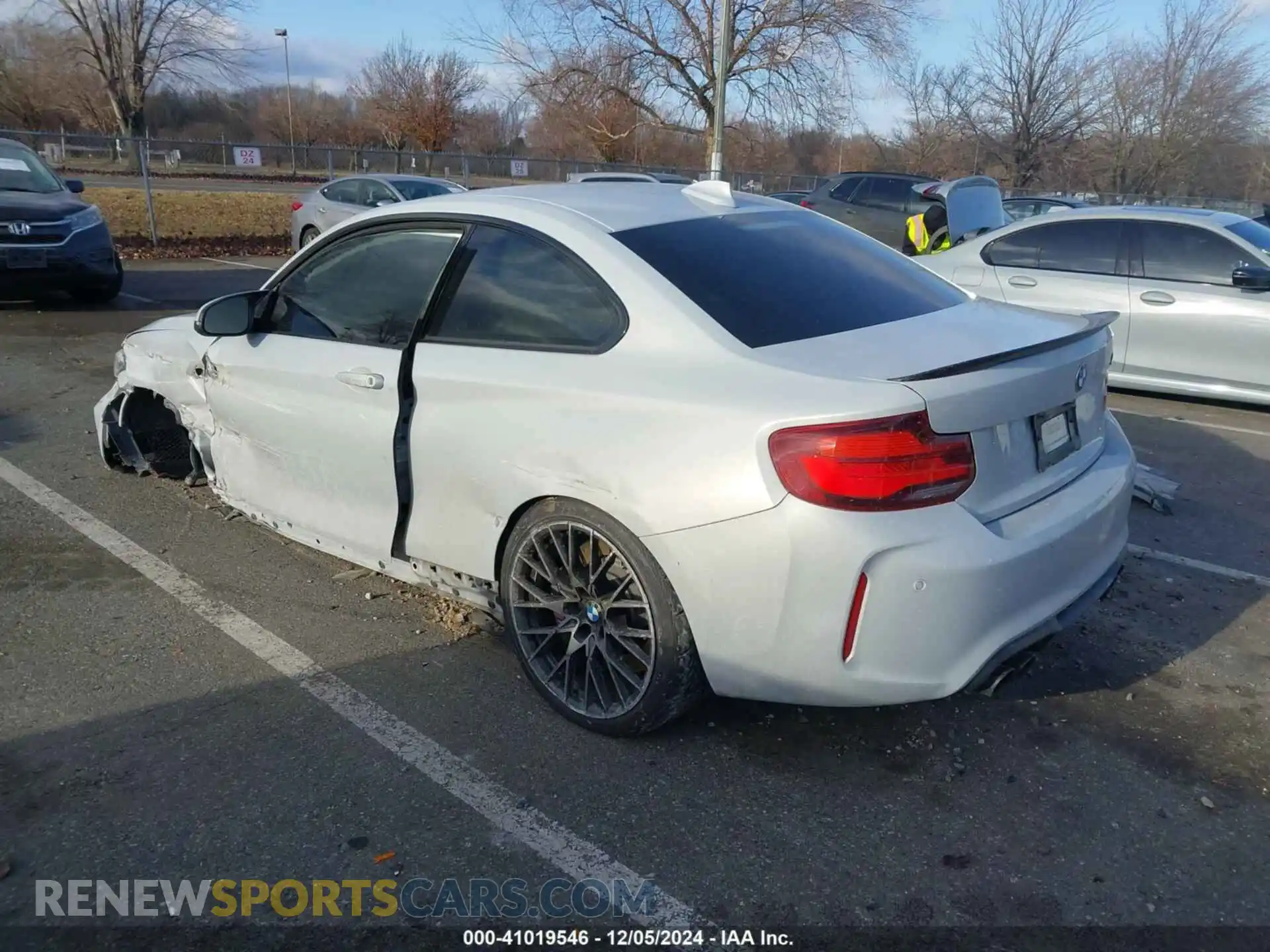3 Photograph of a damaged car WBS2U7C02L7F02100 BMW M2 2020