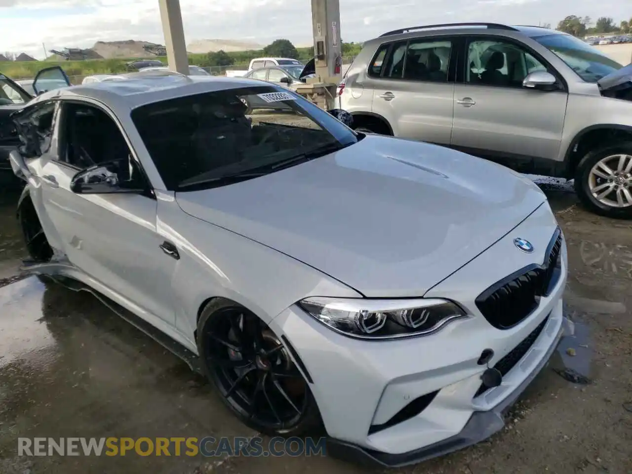 1 Photograph of a damaged car WBS2U7C06L7D82768 BMW M2 2020