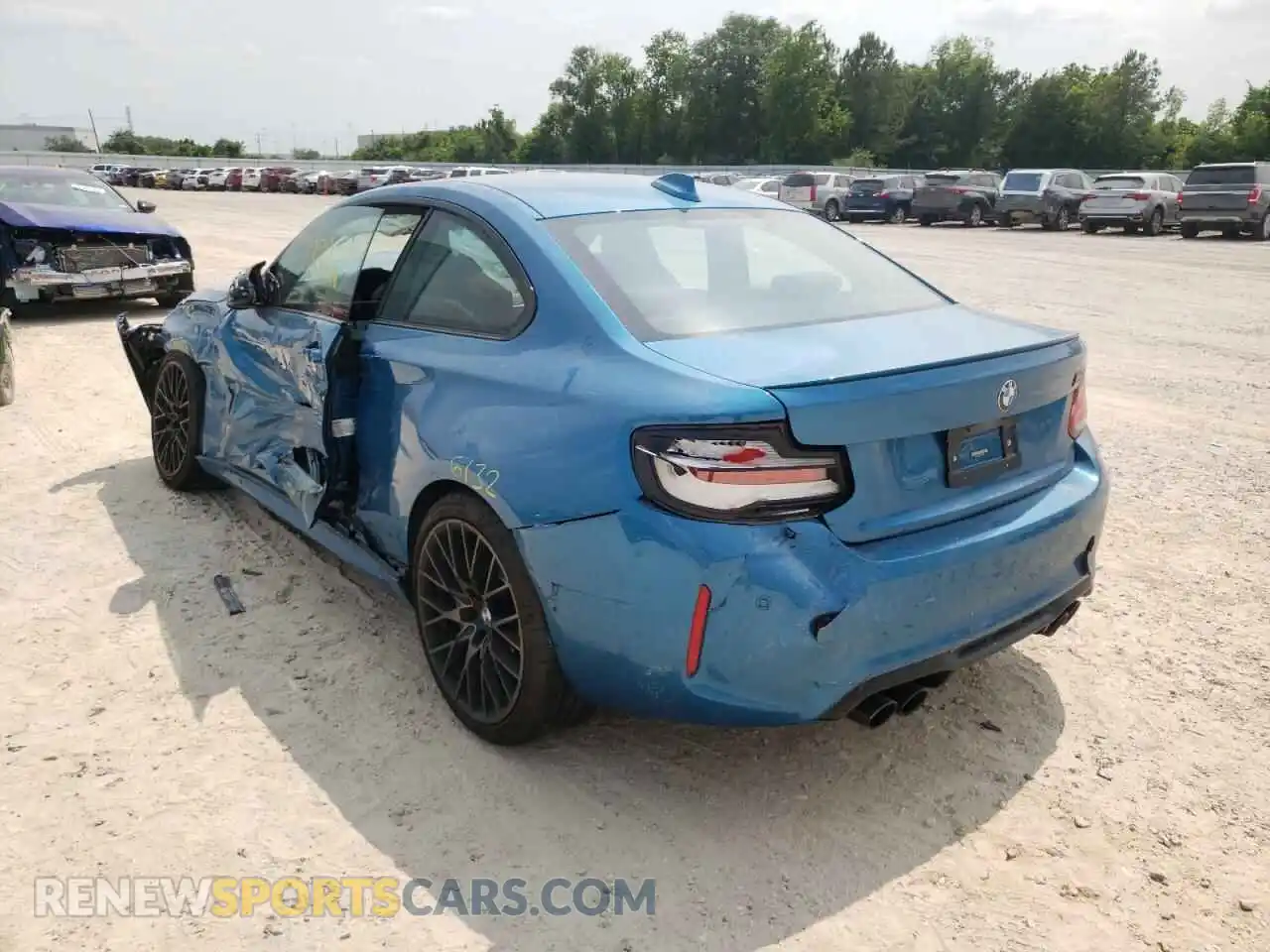 3 Photograph of a damaged car WBS2U7C07L7F73356 BMW M2 2020