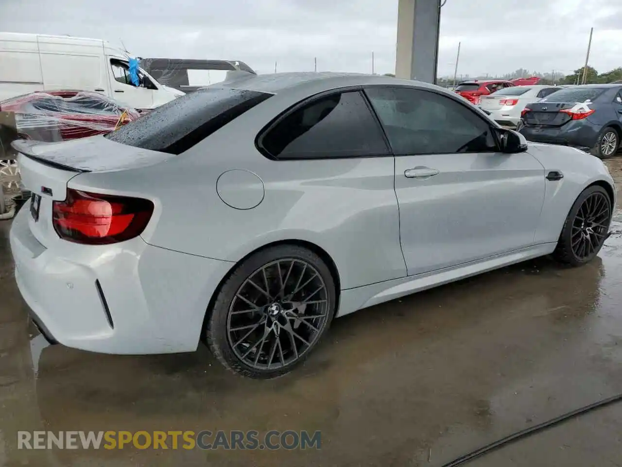 3 Photograph of a damaged car WBS2U7C08L7D69715 BMW M2 2020