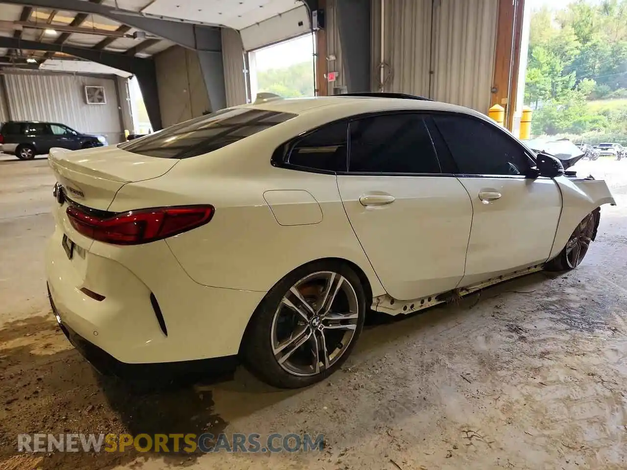 3 Photograph of a damaged car WBA13AL04M7G81841 BMW M2 2021