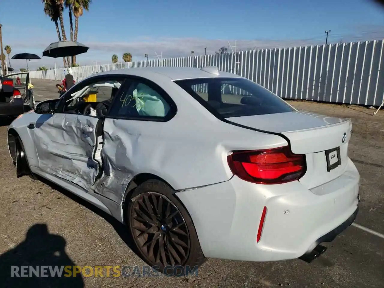 3 Photograph of a damaged car WBS2U7C02M7G31696 BMW M2 2021