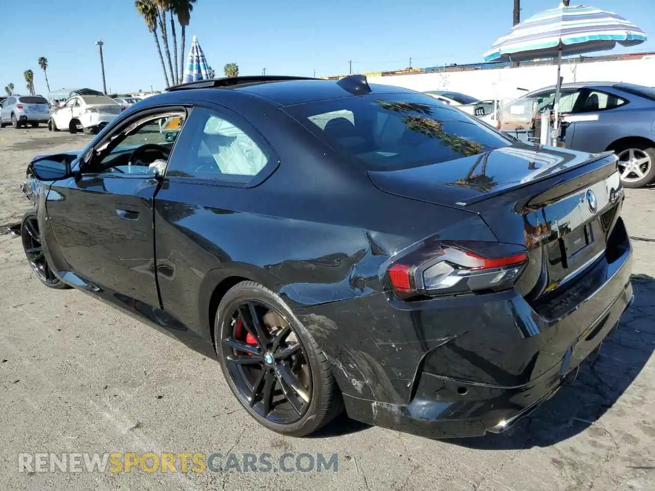 2 Photograph of a damaged car 3MW53CM05N8C61272 BMW M2 2022