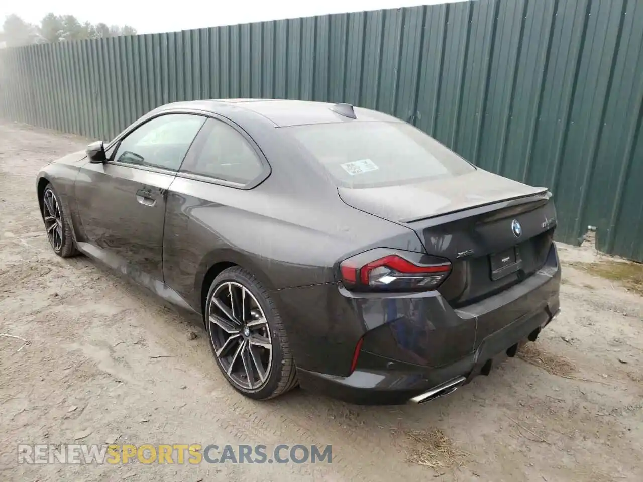 3 Photograph of a damaged car 3MW53CM06N8C55111 BMW M2 2022