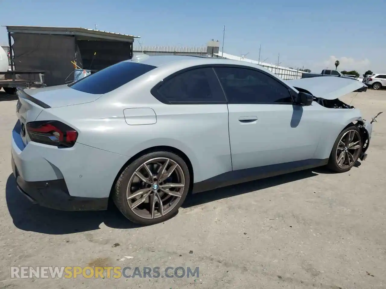 3 Photograph of a damaged car 3MW53CM07N8C53061 BMW M2 2022