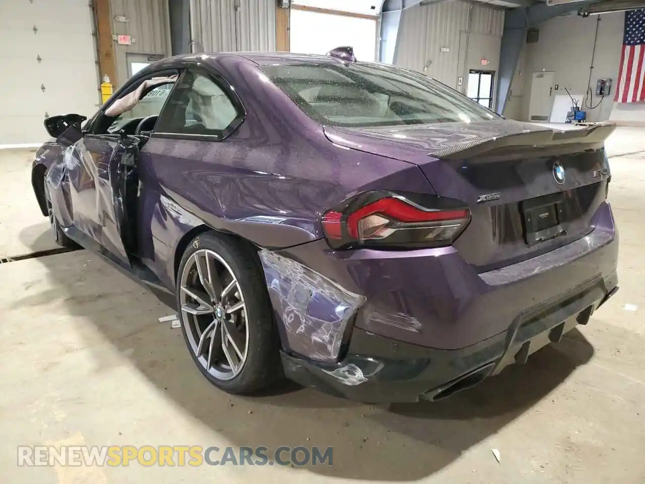 3 Photograph of a damaged car 3MW53CM0XN8C35797 BMW M2 2022