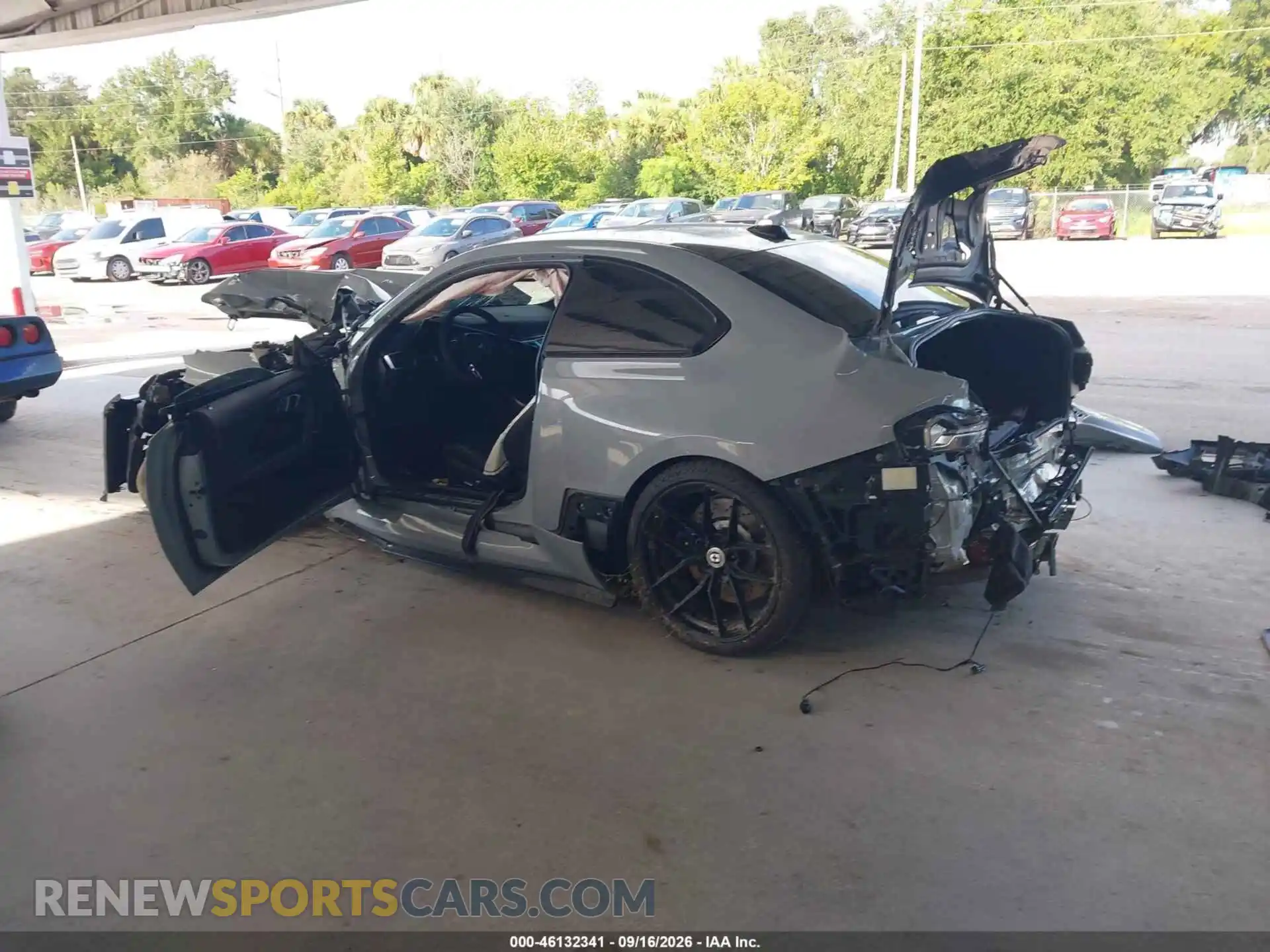 3 Photograph of a damaged car 3MF13DM02P8C94043 BMW M2 2023