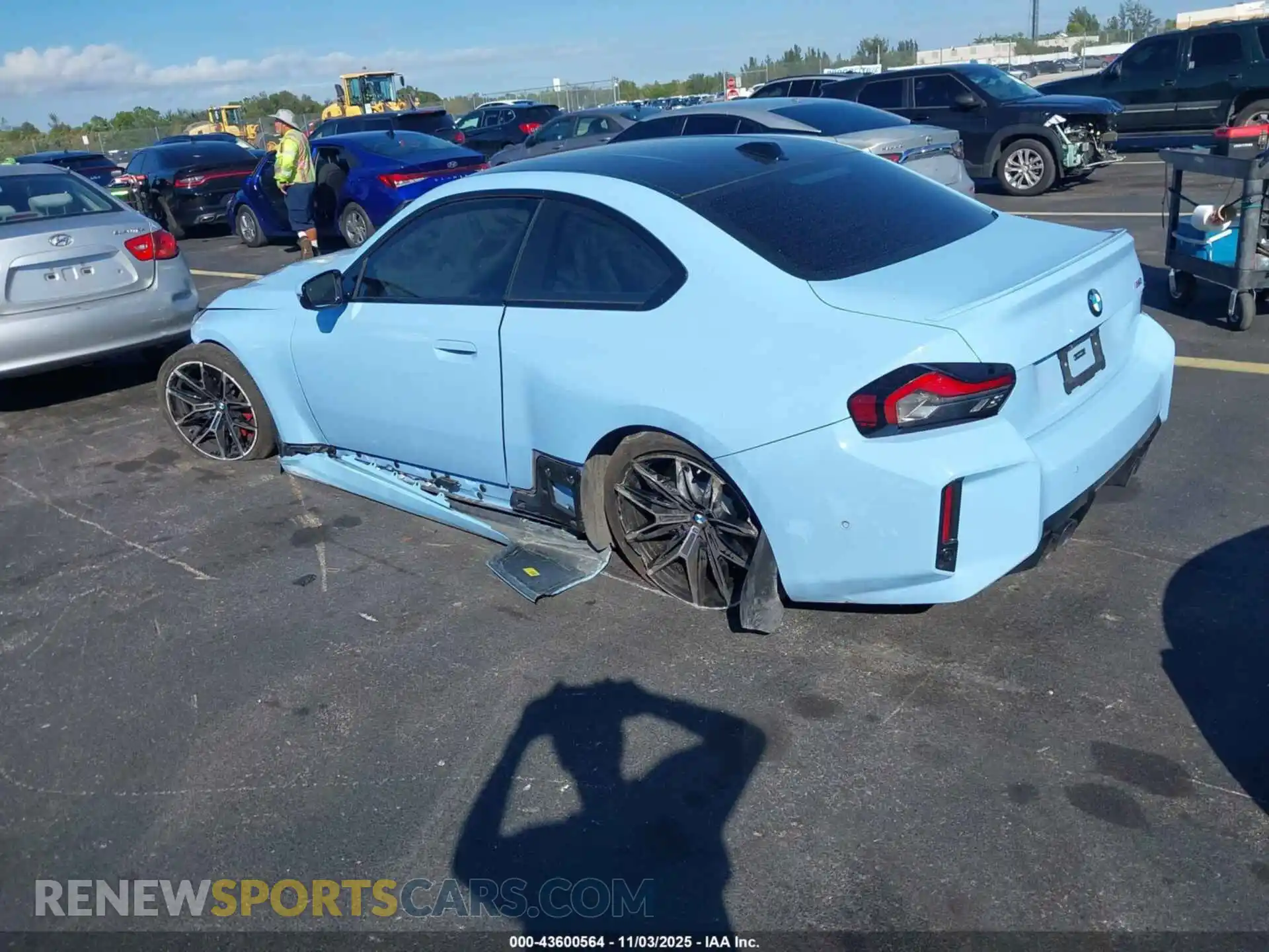 3 Photograph of a damaged car 3MF13DM05R8D90056 BMW M2 2024