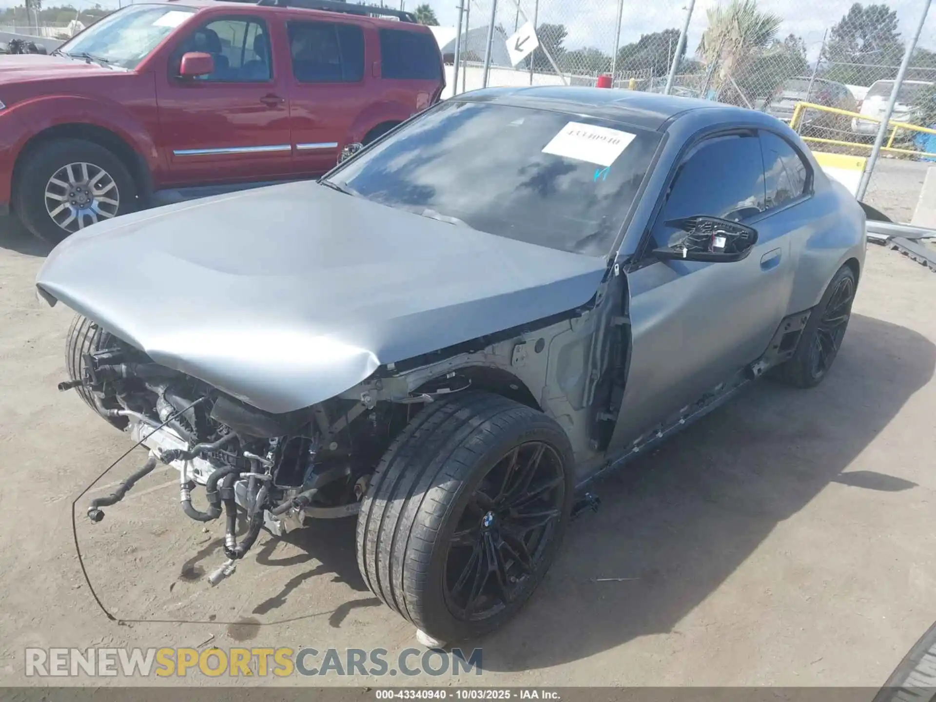 2 Photograph of a damaged car 3MF23DM03S8F32043 BMW M2 2025