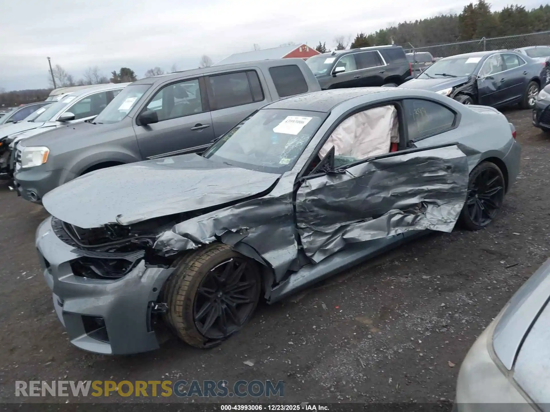2 Photograph of a damaged car 3MF23DM08S8F21670 BMW M2 2025