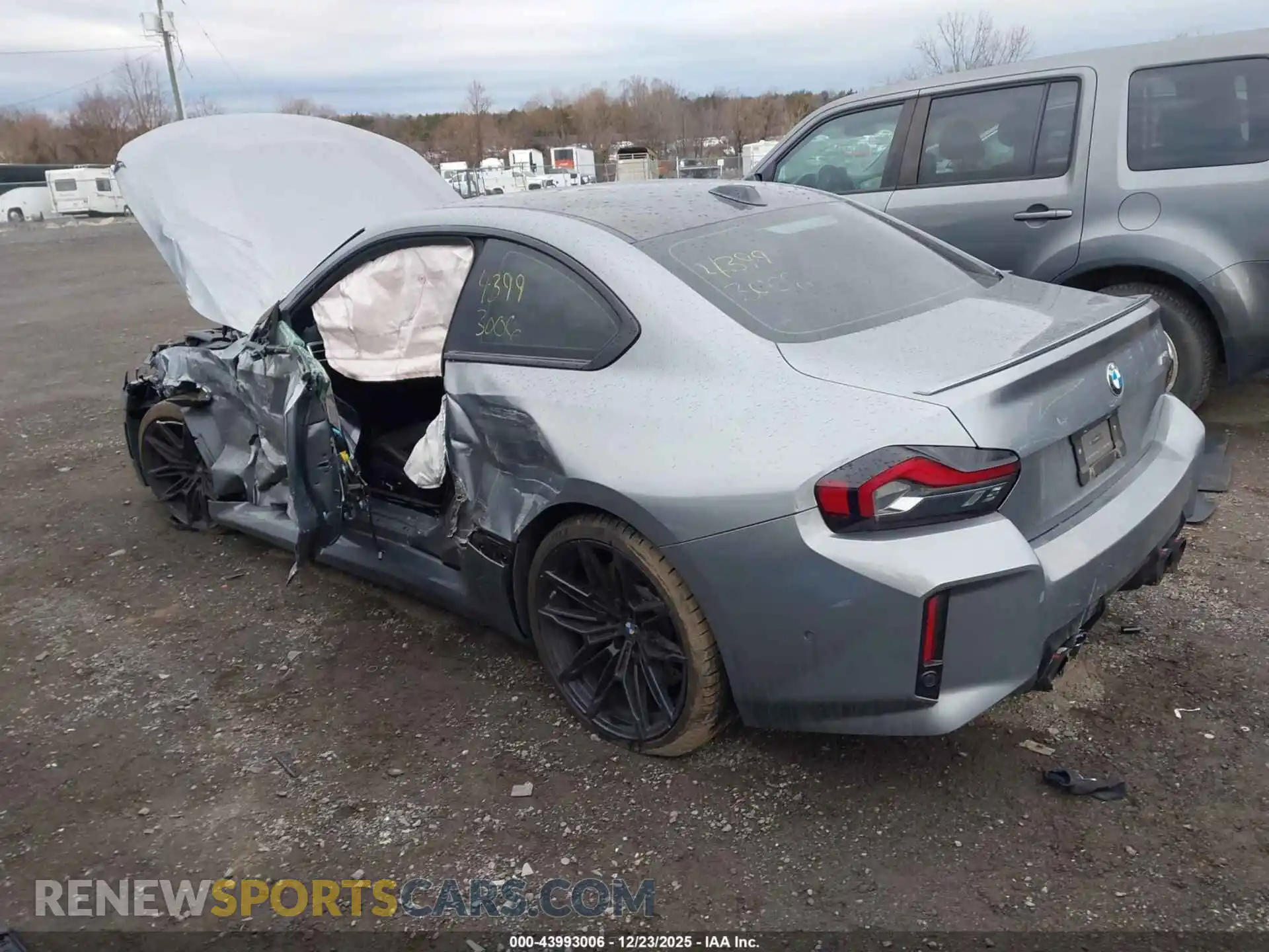 3 Photograph of a damaged car 3MF23DM08S8F21670 BMW M2 2025