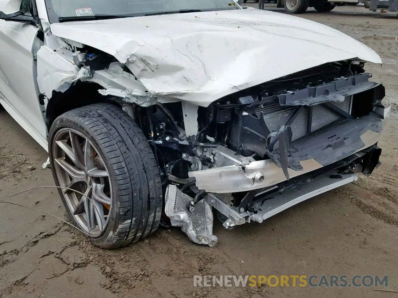 9 Photograph of a damaged car WBS2U7C56KVB08914 BMW M2 COMPETI 2019