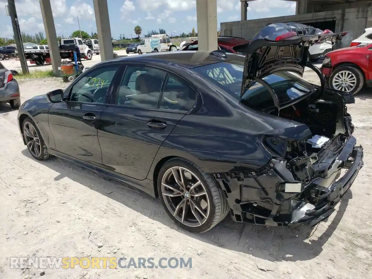3 Photograph of a damaged car 3MW5U7J04M8C15407 BMW M3 2021