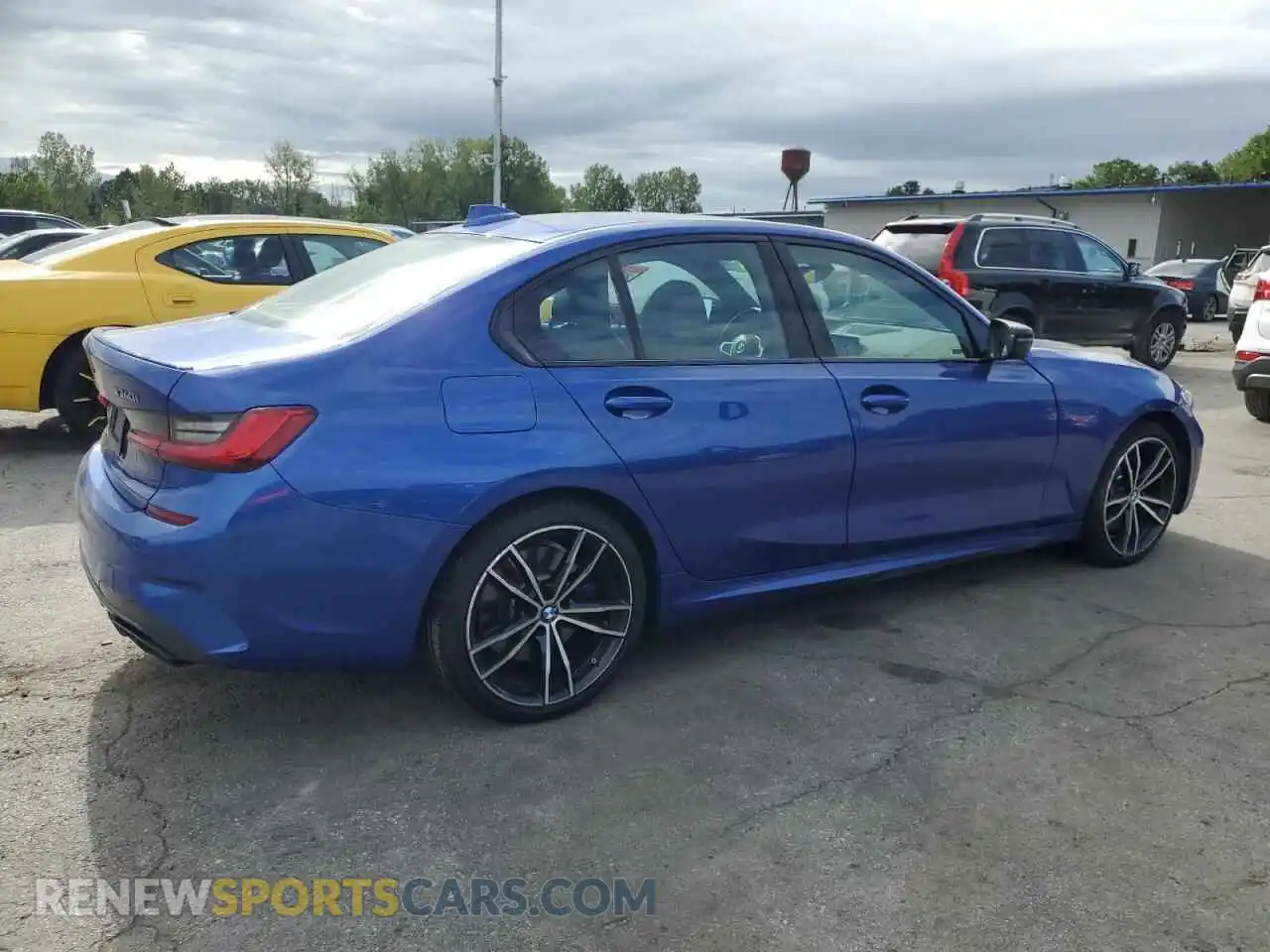 3 Photograph of a damaged car 3MW5U9J03M8B50996 BMW M3 2021