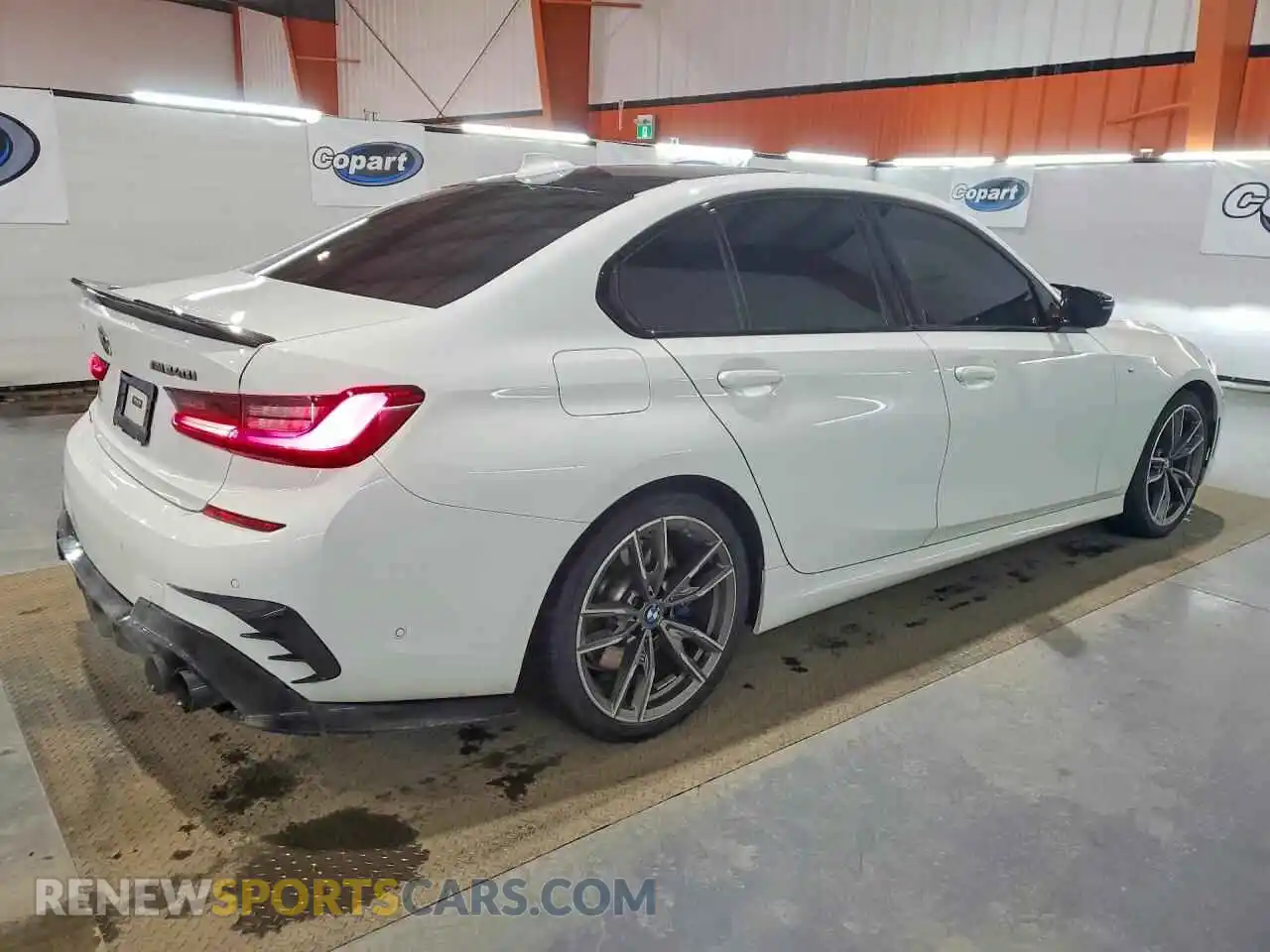 3 Photograph of a damaged car 3MW5U9J09M8B49724 BMW M3 2021