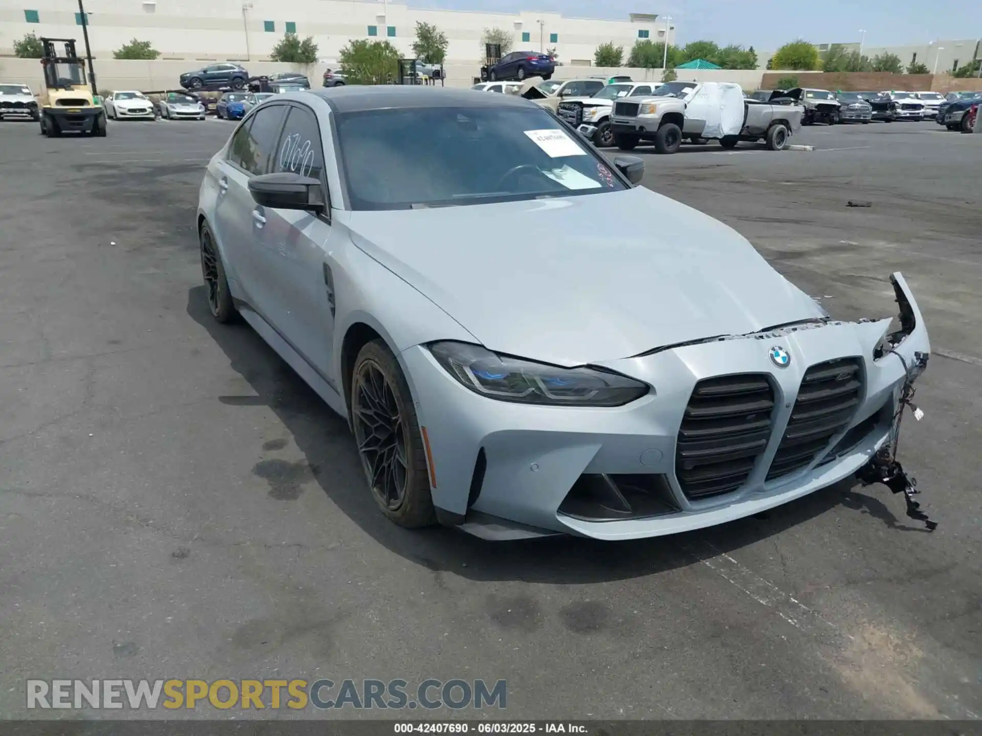 1 Photograph of a damaged car WBS33AY08MFL43519 BMW M3 2021