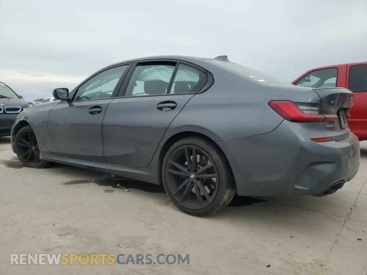 2 Photograph of a damaged car 3MW5U9J07N8C42470 BMW M3 2022