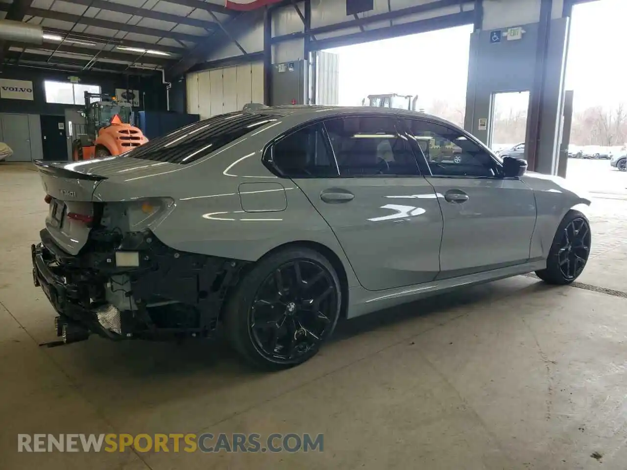 3 Photograph of a damaged car 3MW69FT03S8E94648 BMW M3 2025