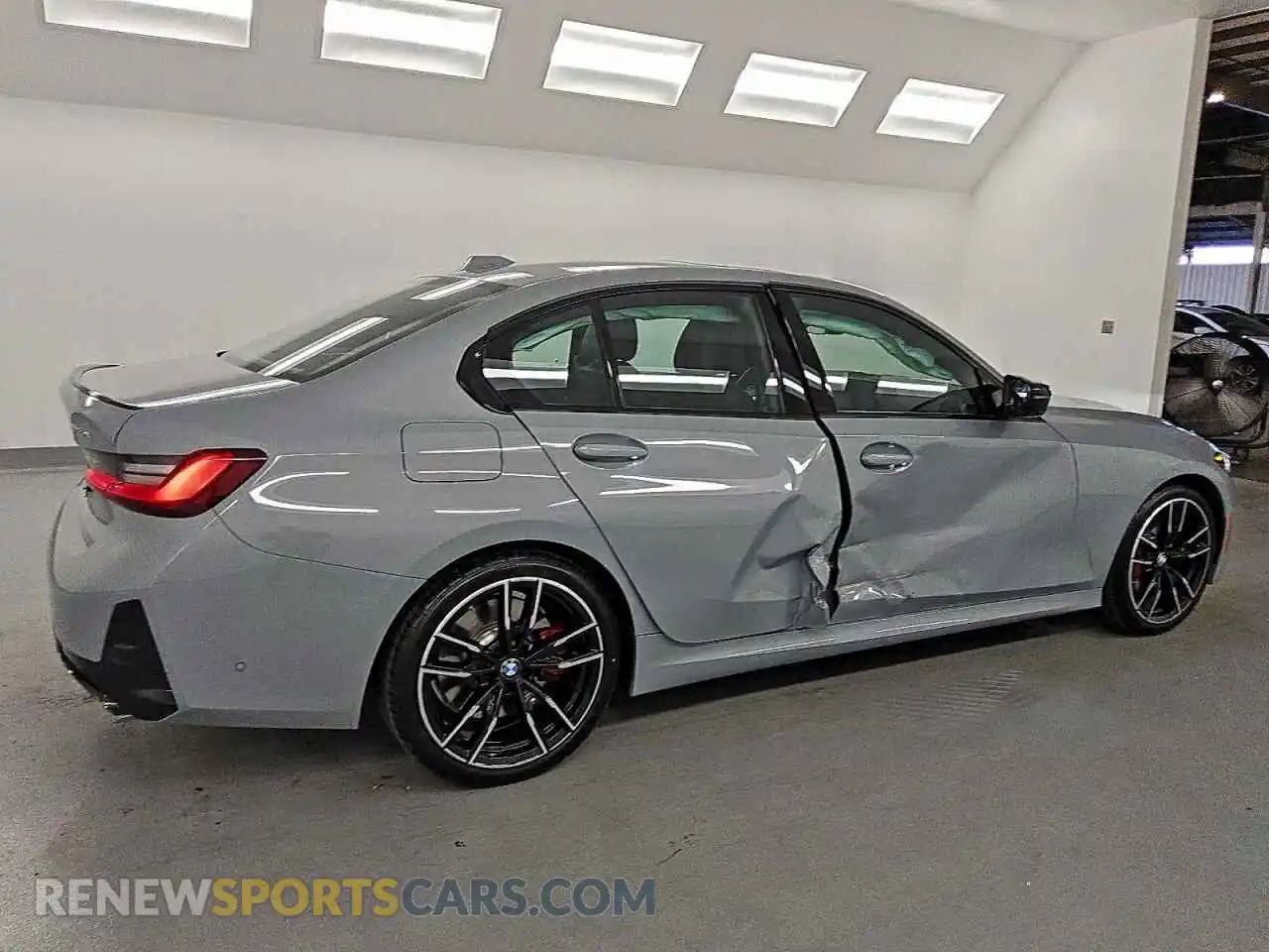 3 Фотография поврежденного автомобиля 3MW59FT01T8F94213 BMW M3 2026