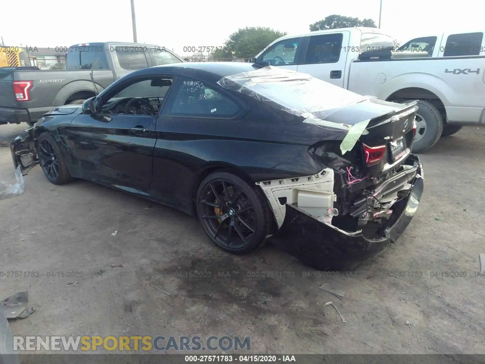 3 Photograph of a damaged car WBS3S7C50KAC09741 BMW M4 2019