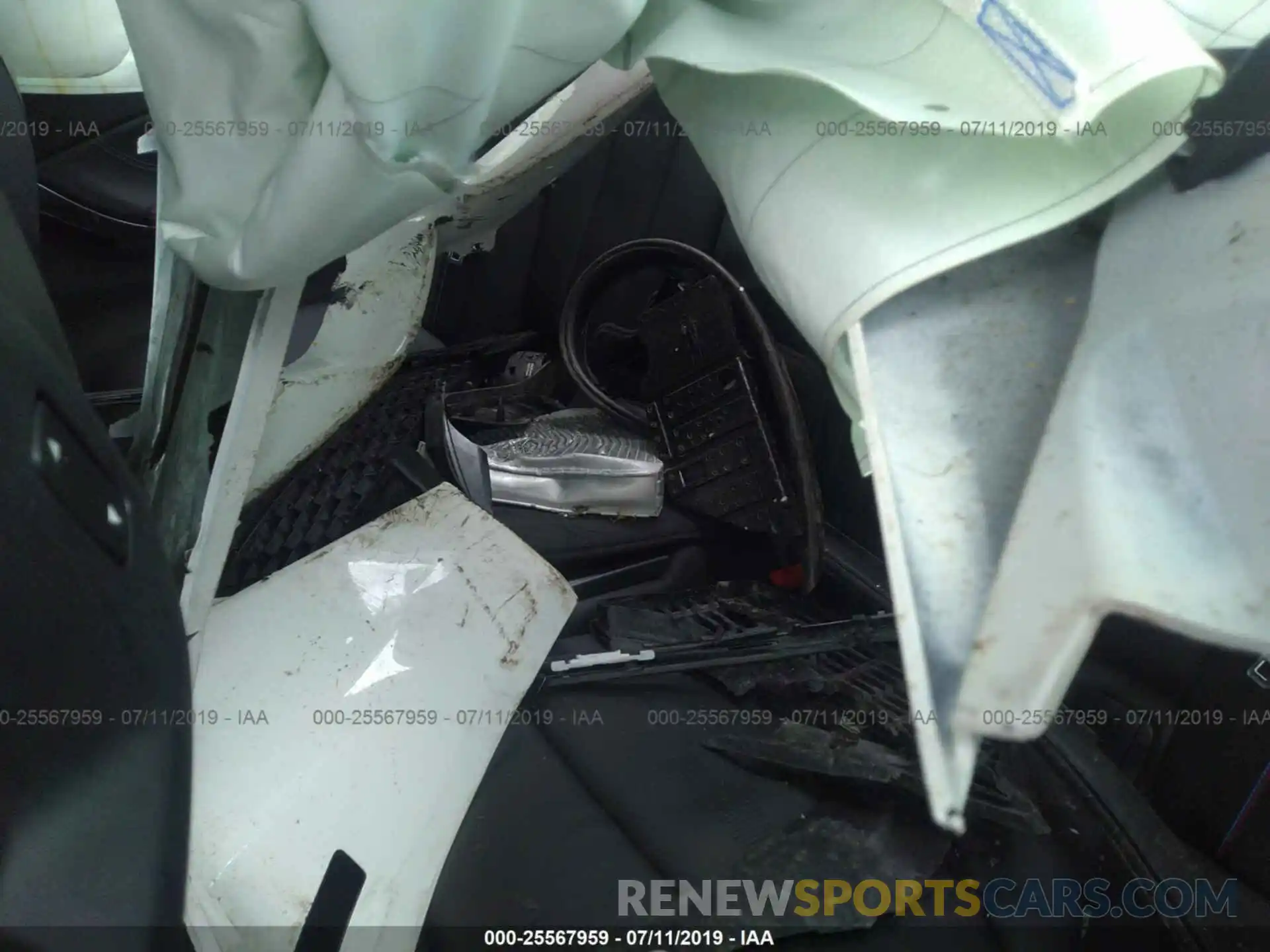 8 Photograph of a damaged car WBS4Y9C55KAG67130 BMW M4 2019