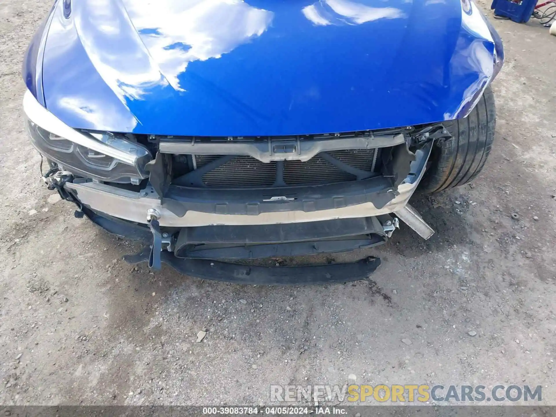 6 Photograph of a damaged car WBS4Y9C00LFH16713 BMW M4 2020