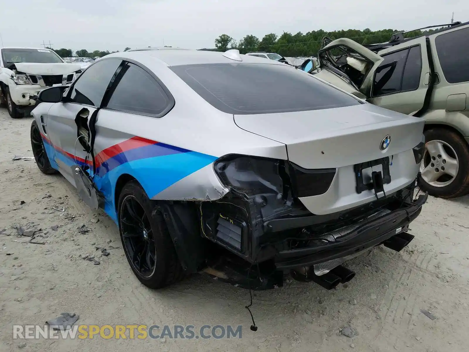 3 Photograph of a damaged car WBS4Y9C01LAH82992 BMW M4 2020