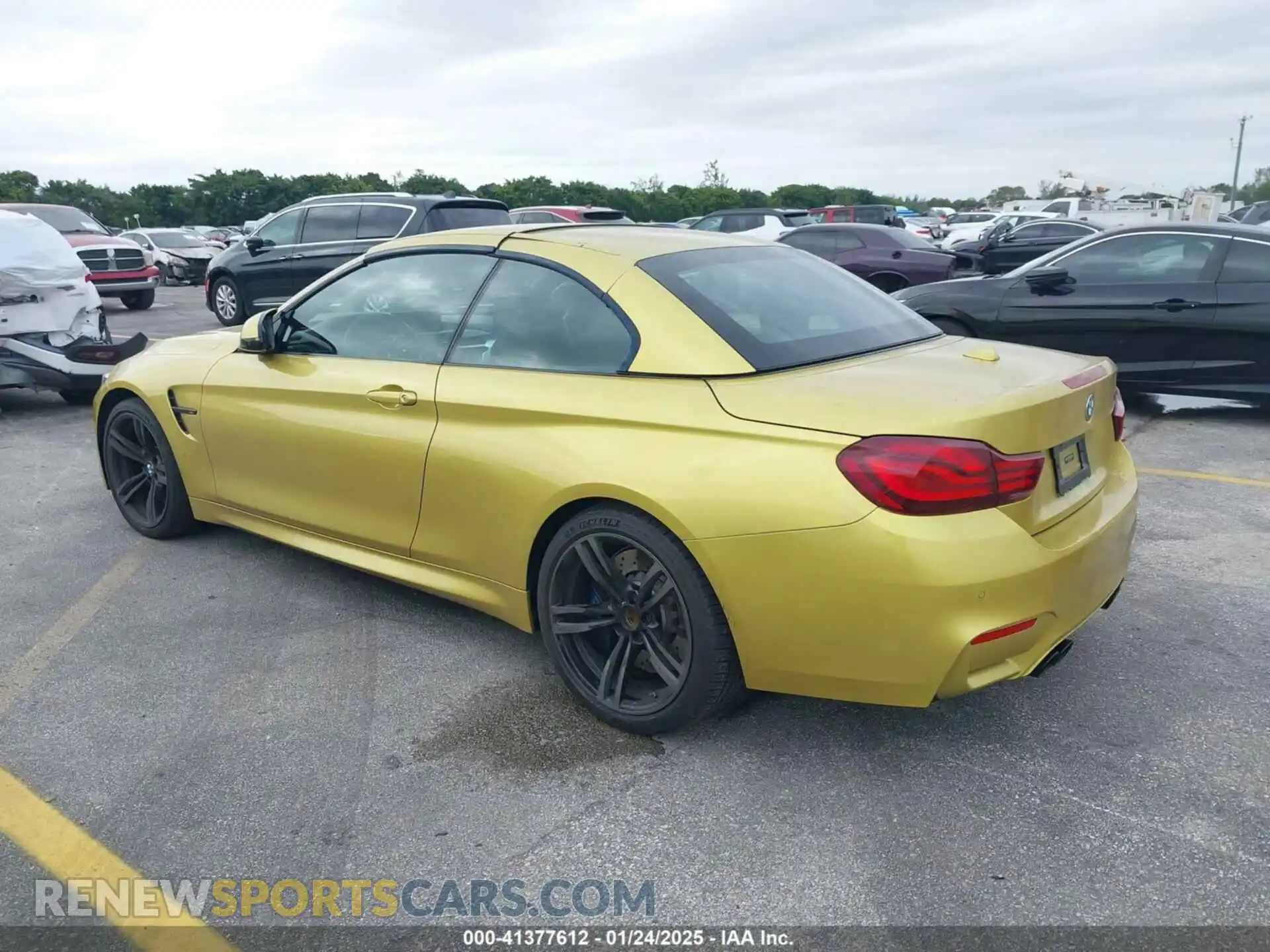 3 Photograph of a damaged car WBS4Z9C07L5P19415 BMW M4 2020