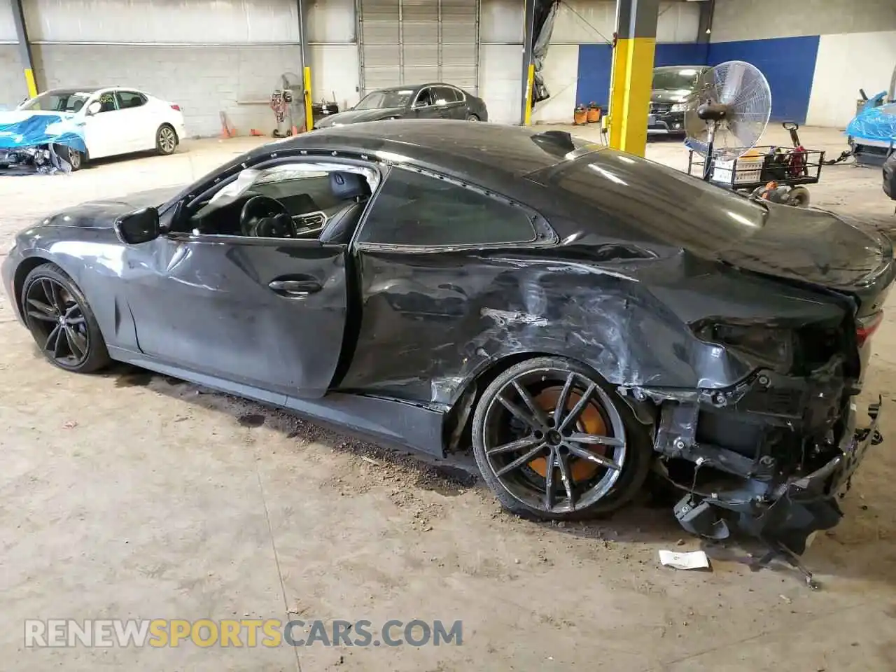 2 Photograph of a damaged car WBA13AR02MCH23714 BMW M4 2021