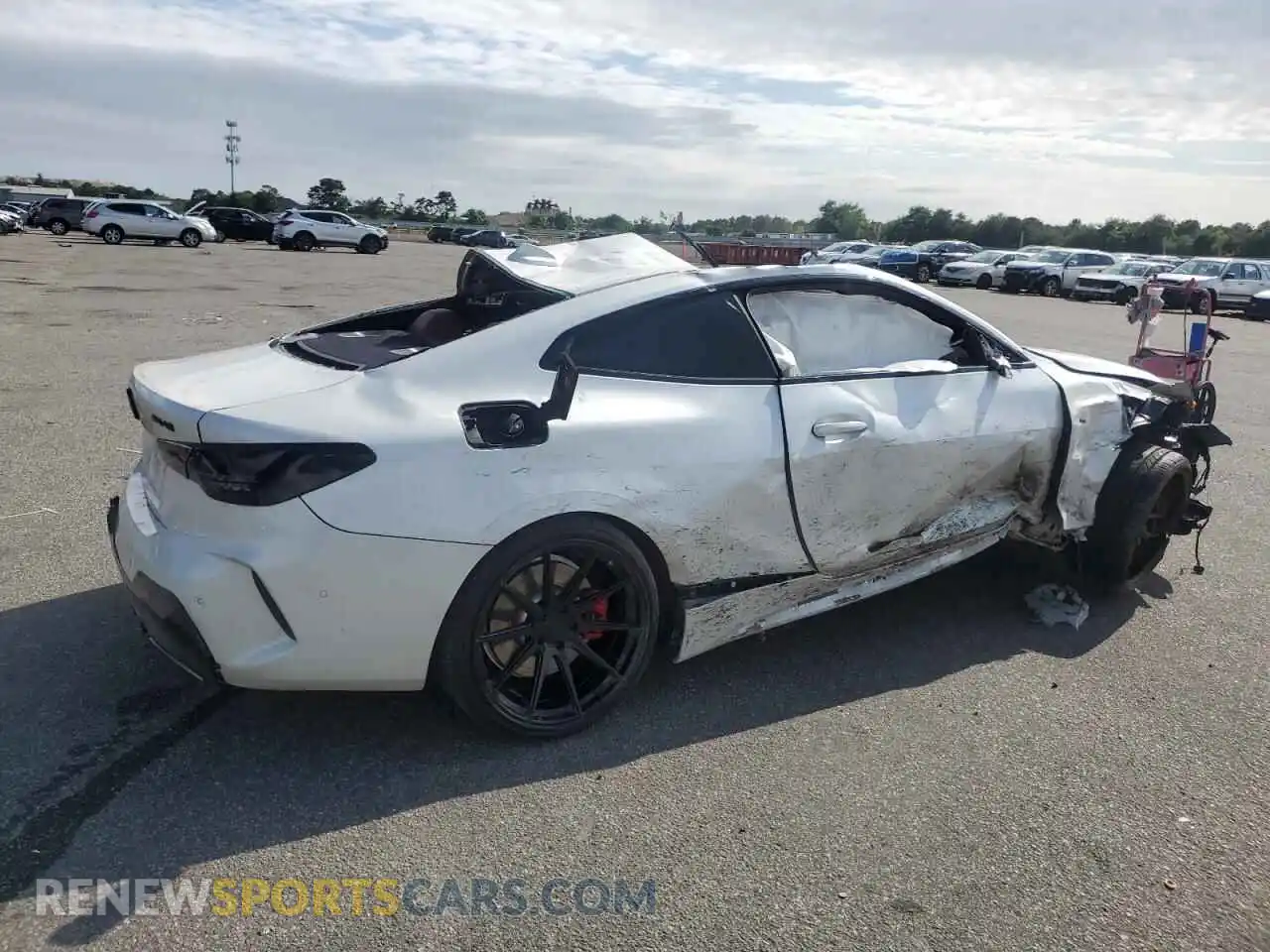 3 Photograph of a damaged car WBA13AR03MCG04232 BMW M4 2021