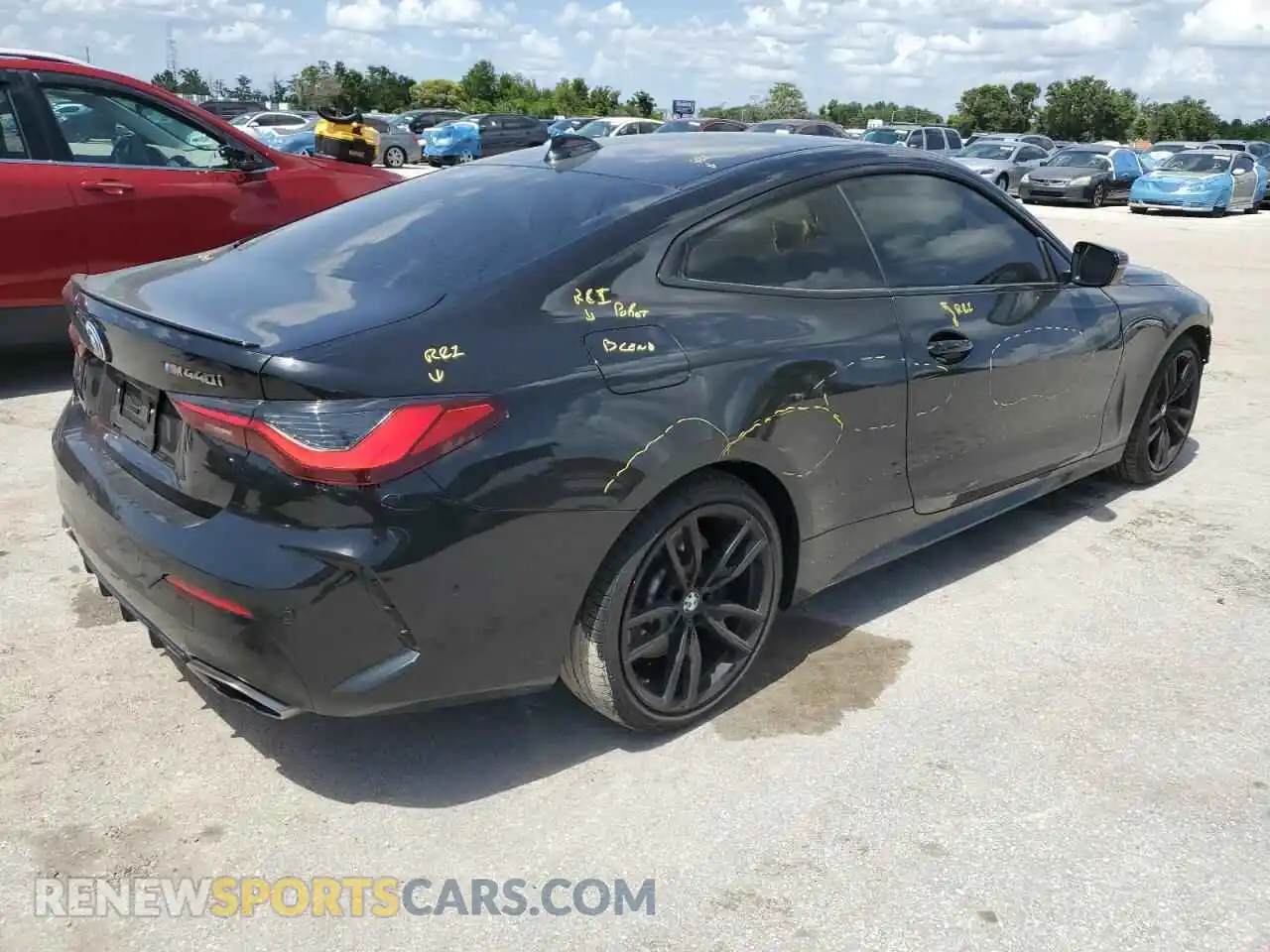 3 Photograph of a damaged car WBA13AR07MCG93691 BMW M4 2021