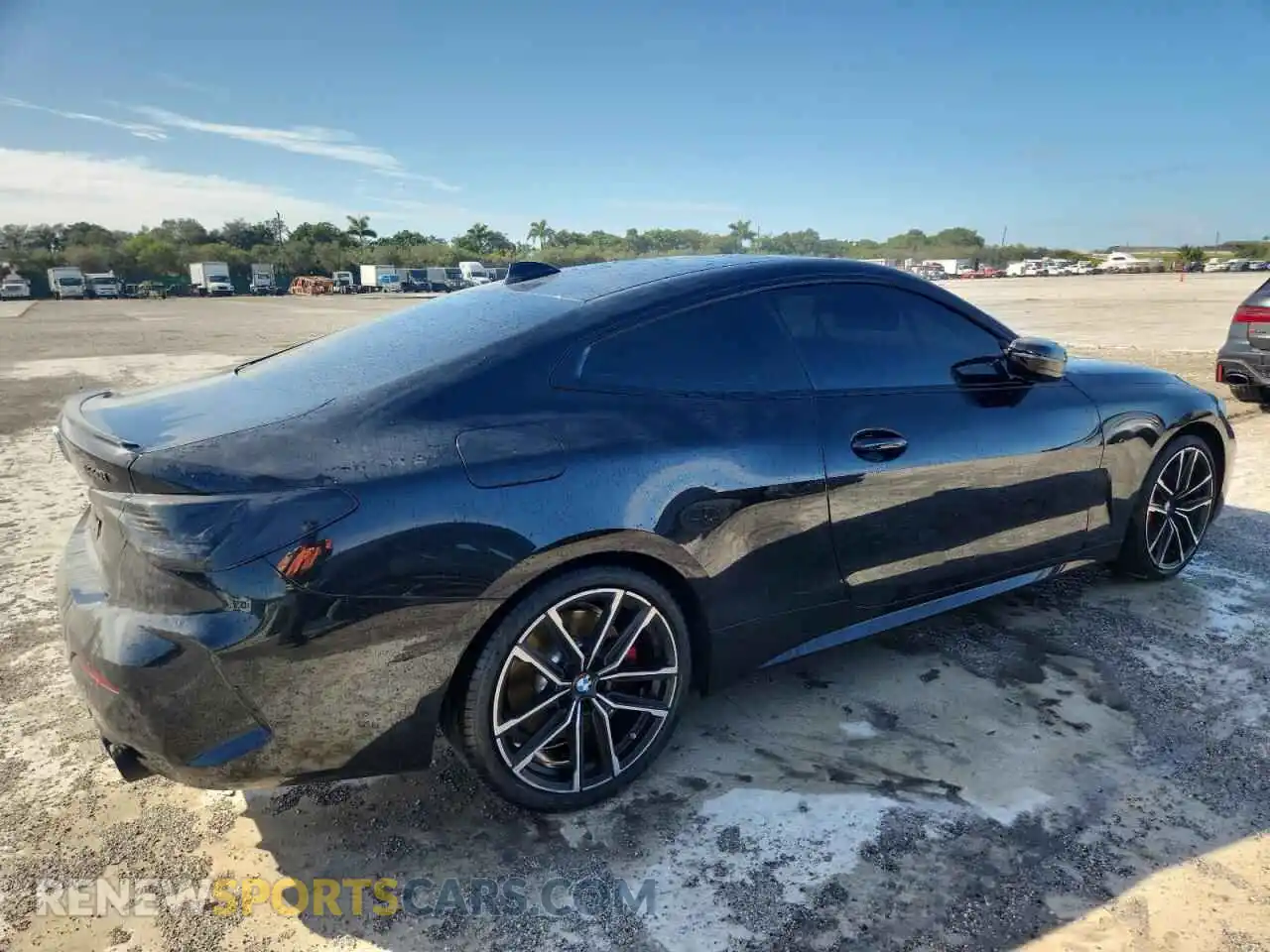 3 Photograph of a damaged car WBA13AR0XMCG95967 BMW M4 2021