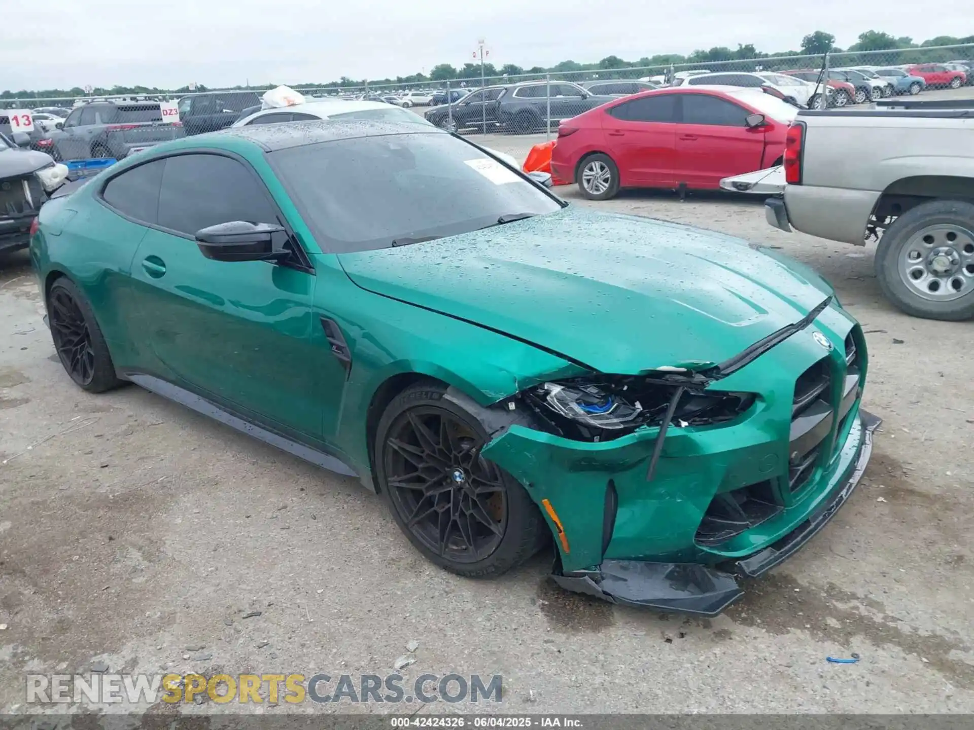 1 Фотография поврежденного автомобиля WBS33AZ03MCF85346 BMW M4 2021