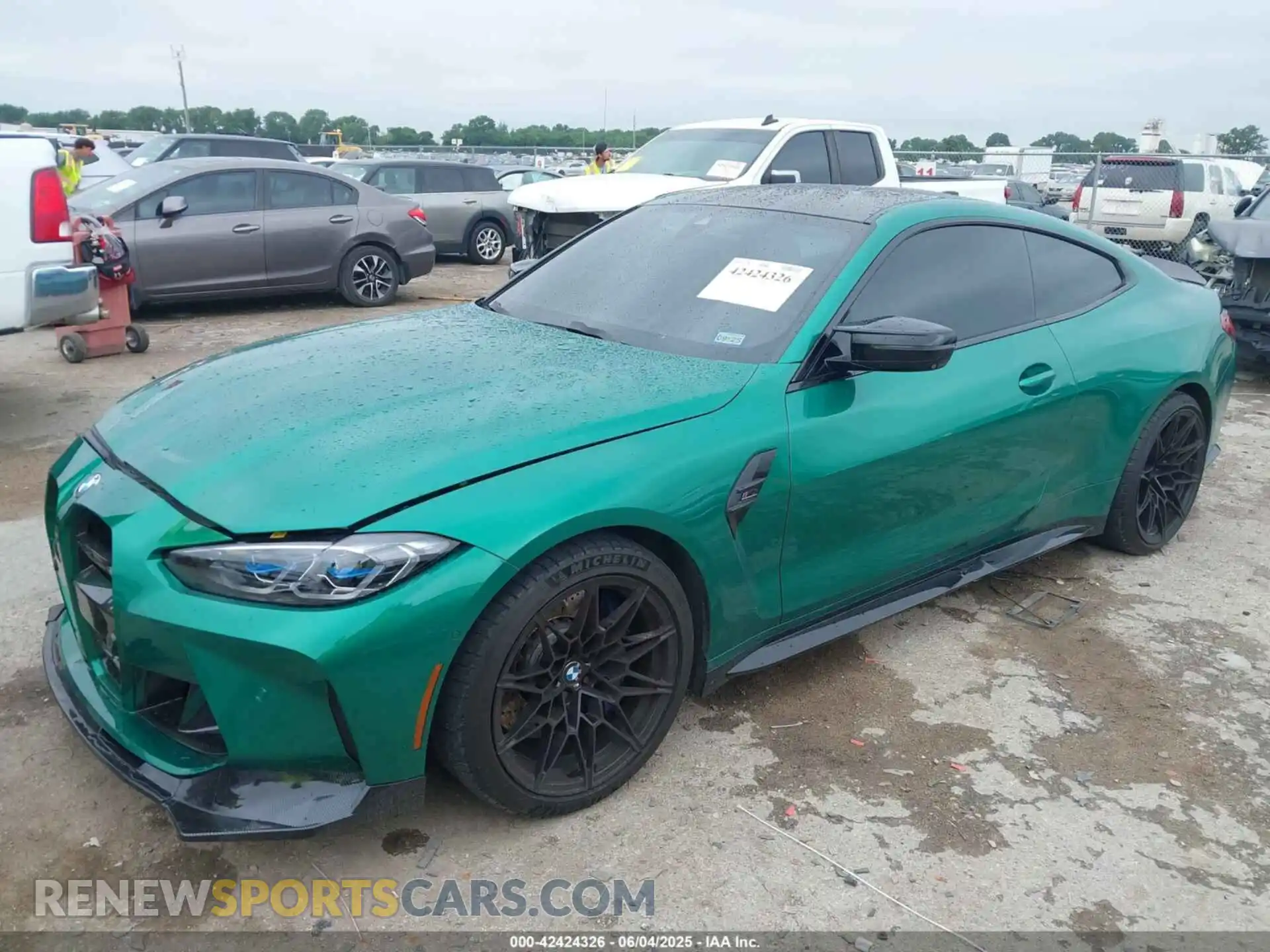 2 Фотография поврежденного автомобиля WBS33AZ03MCF85346 BMW M4 2021