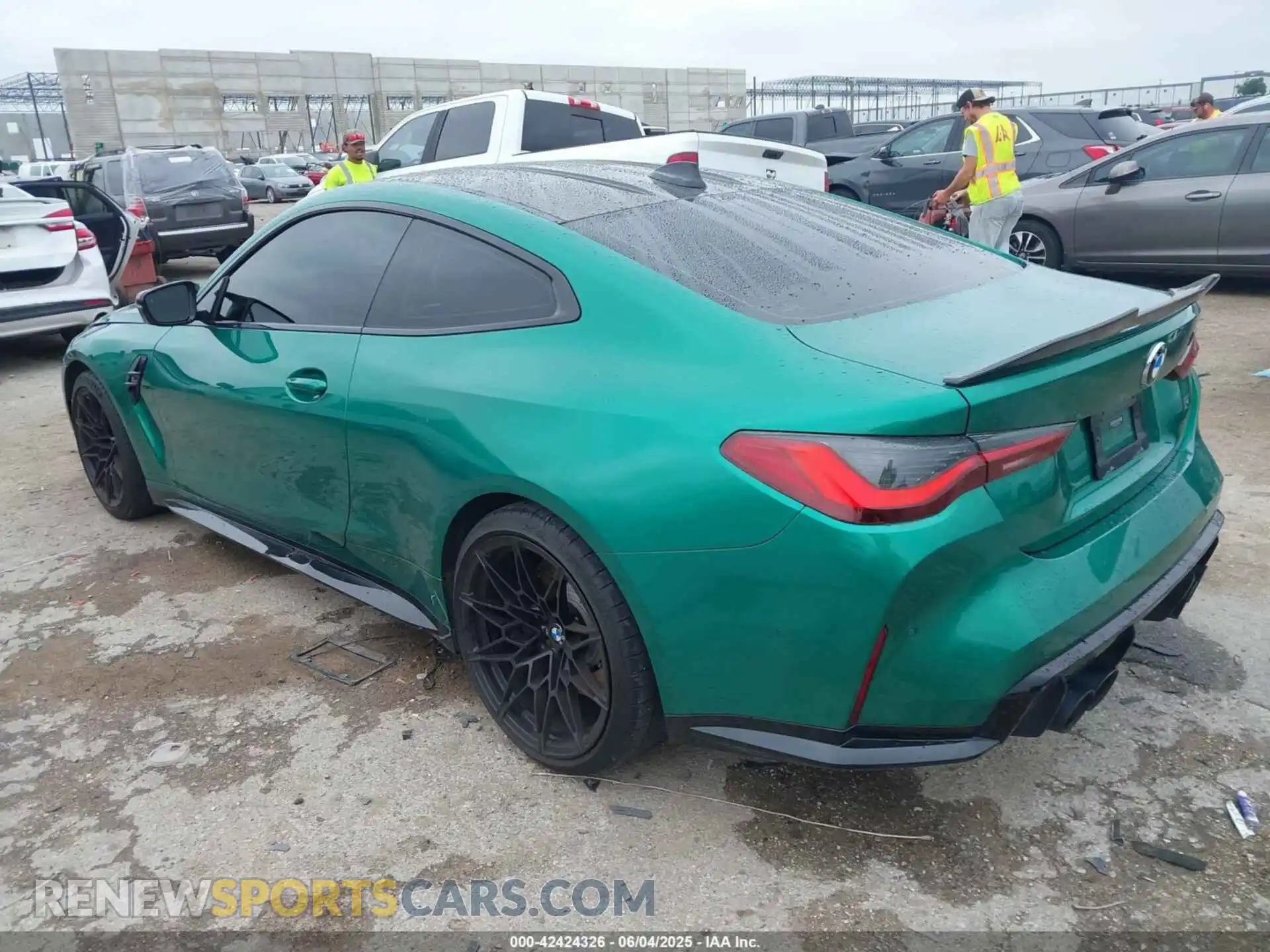 3 Фотография поврежденного автомобиля WBS33AZ03MCF85346 BMW M4 2021