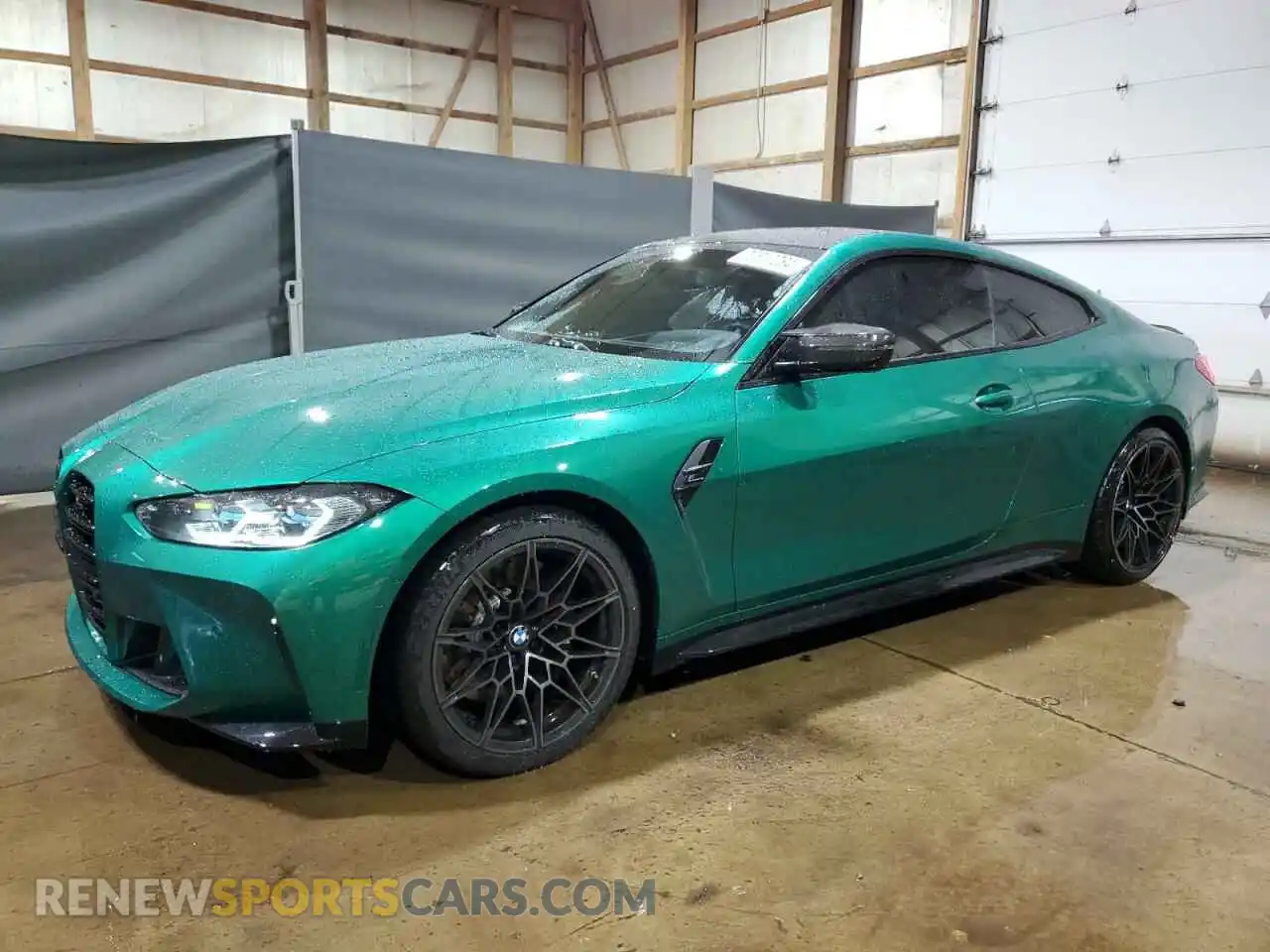 1 Фотография поврежденного автомобиля WBS33AZ06MCH17175 BMW M4 2021