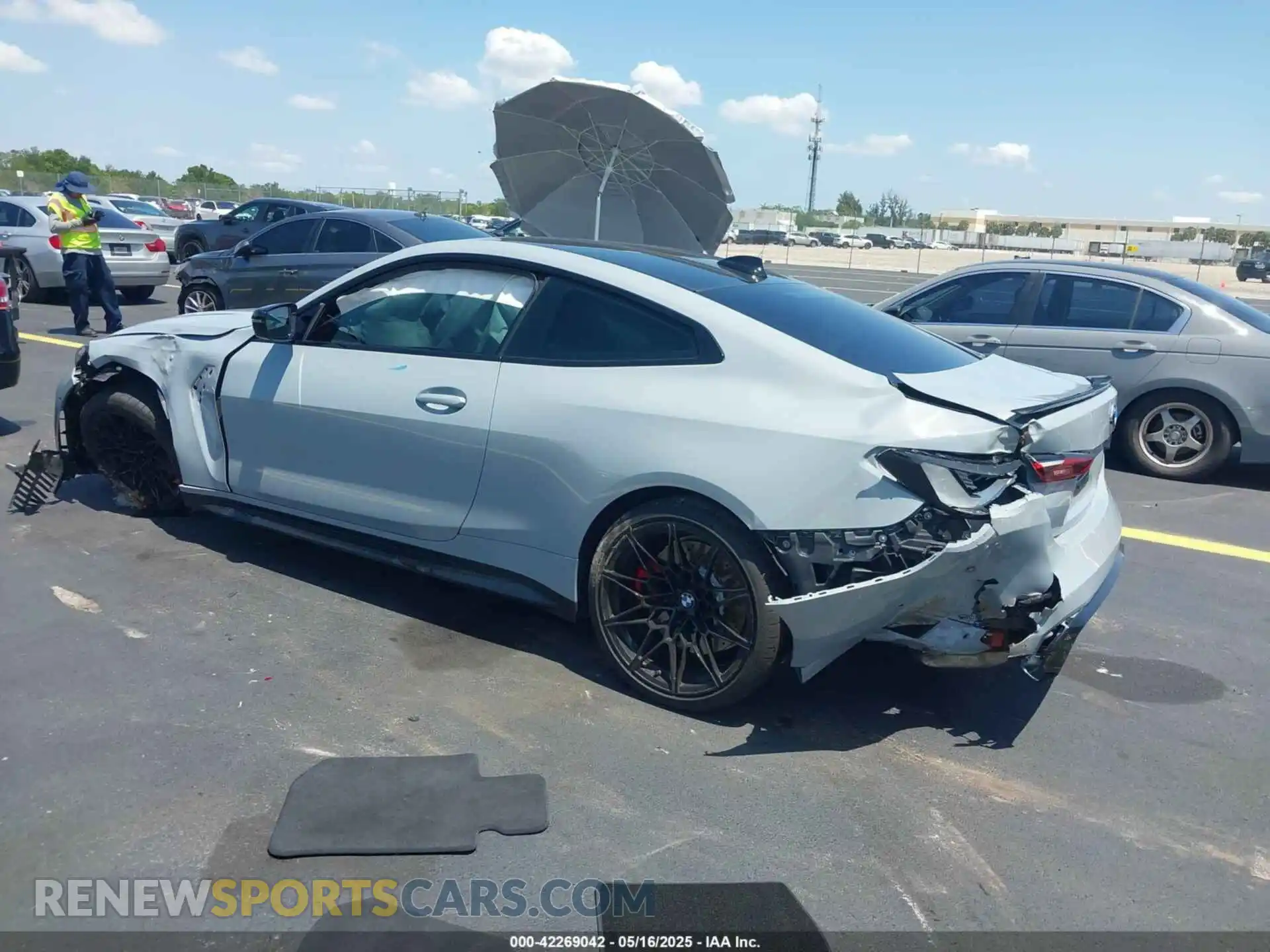 3 Photograph of a damaged car WBS33AZ08MCG54855 BMW M4 2021