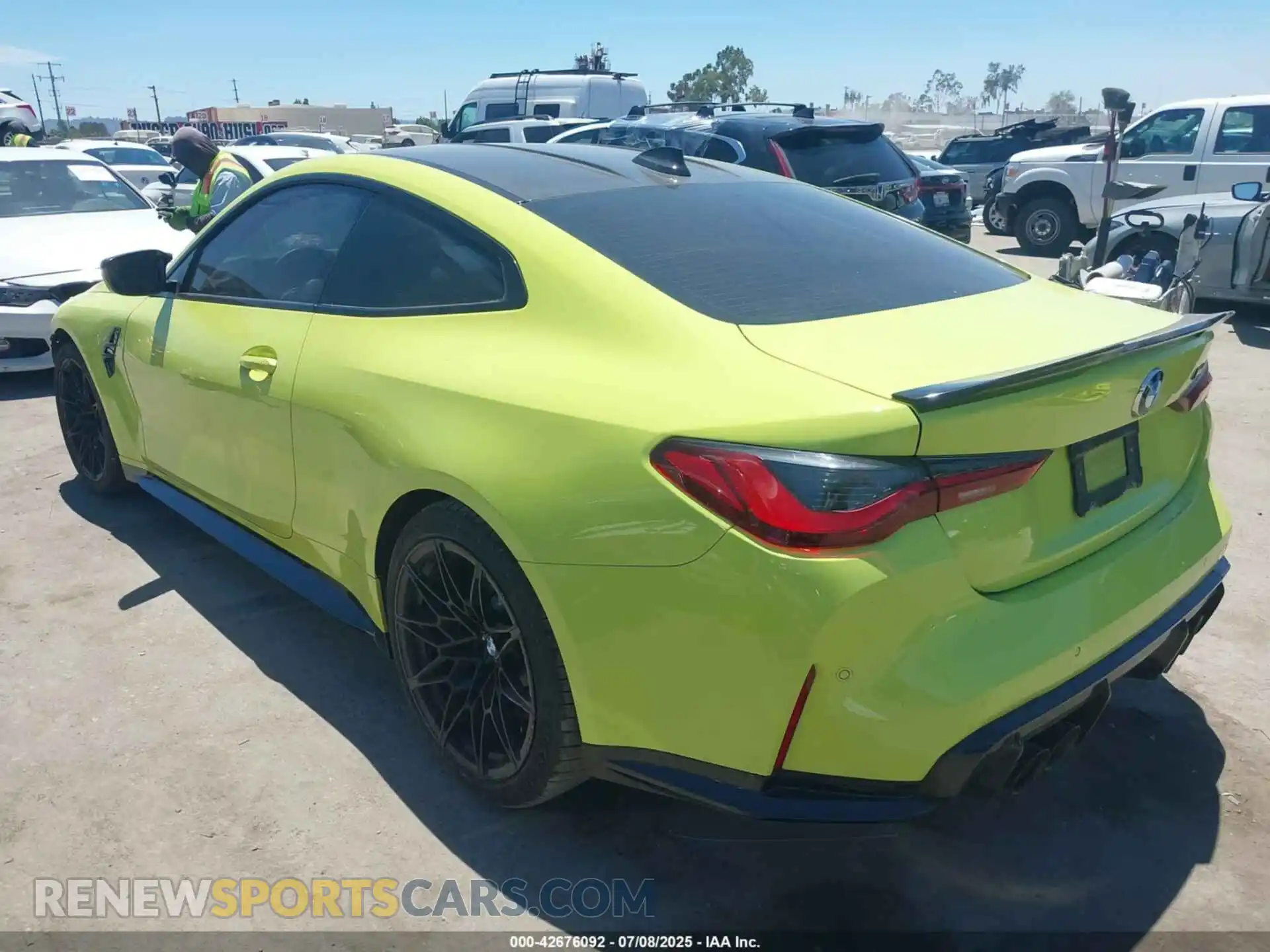 3 Photograph of a damaged car WBS53AZ01MCG37064 BMW M4 2021