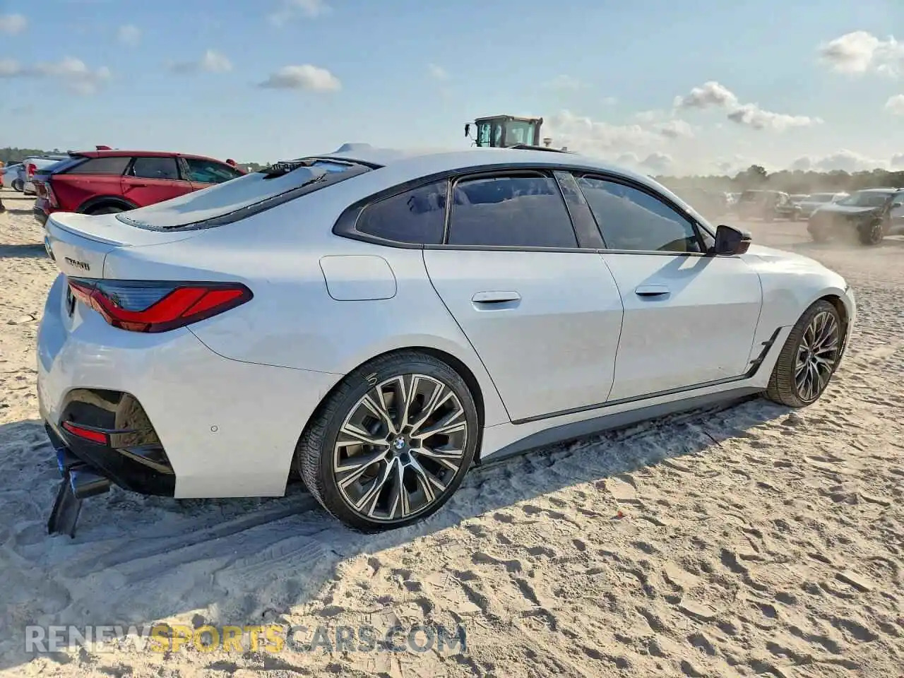 3 Photograph of a damaged car WBA13AW07NFM31249 BMW M4 2022