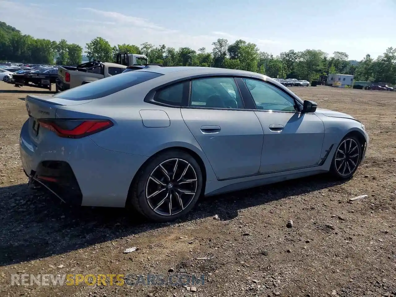 3 Photograph of a damaged car WBA13AW08NFN07030 BMW M4 2022