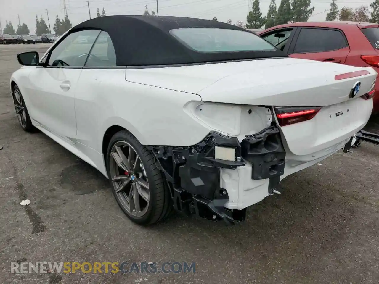 3 Photograph of a damaged car WBA53AT06NCL04726 BMW M4 2022
