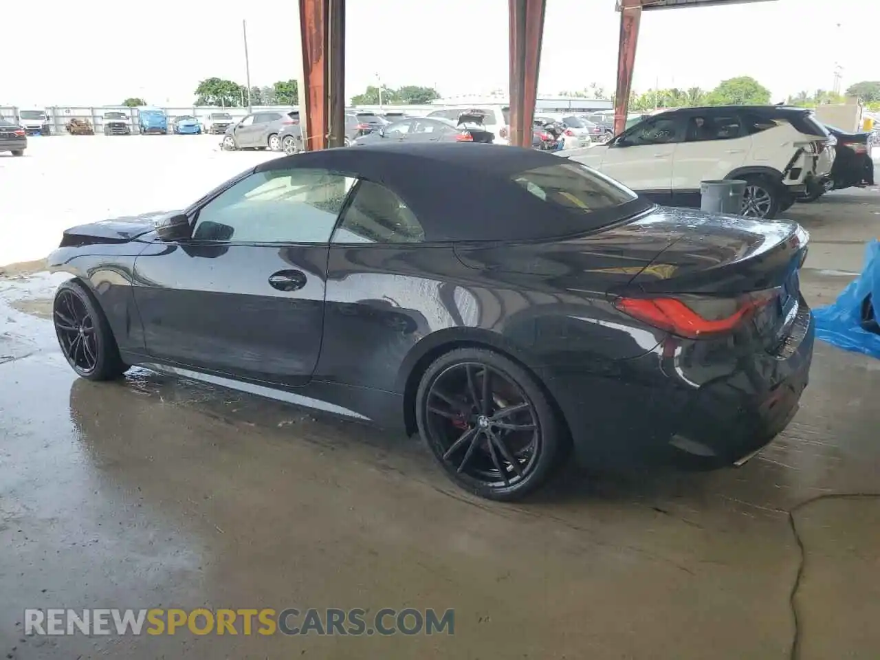 2 Photograph of a damaged car WBA53AT09NCK27186 BMW M4 2022