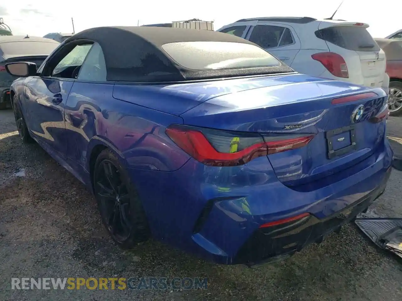 3 Photograph of a damaged car WBA63AT02NCH91561 BMW M4 2022