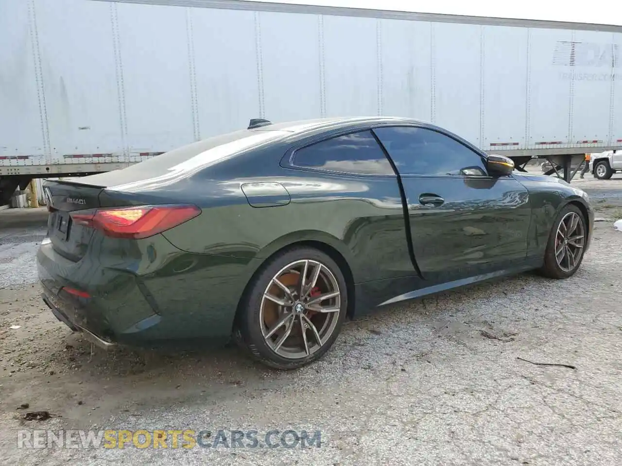 3 Photograph of a damaged car WBA83AP0XNCH61873 BMW M4 2022