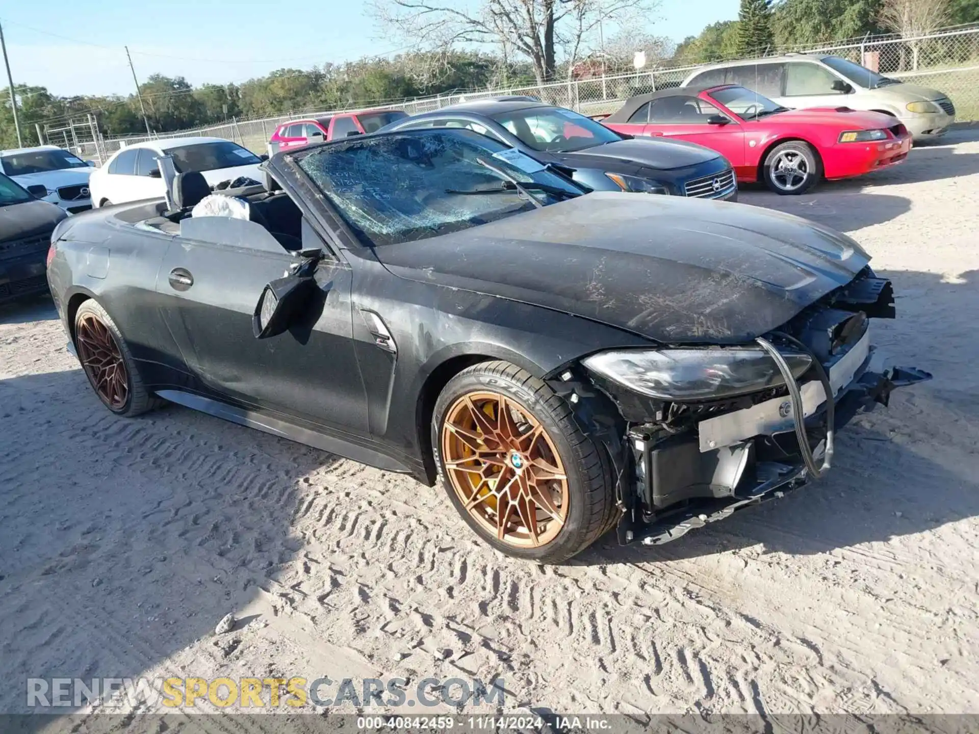 1 Photograph of a damaged car WBS33BA04NCJ13253 BMW M4 2022